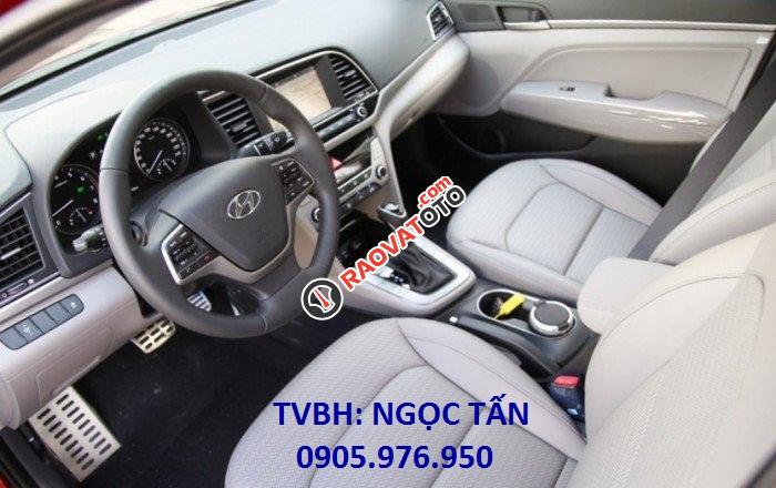 Bán ô tô Hyundai Elantra đời 2018 1.6AT, màu đỏ. Liên hệ hotline: 0905.976.950-3