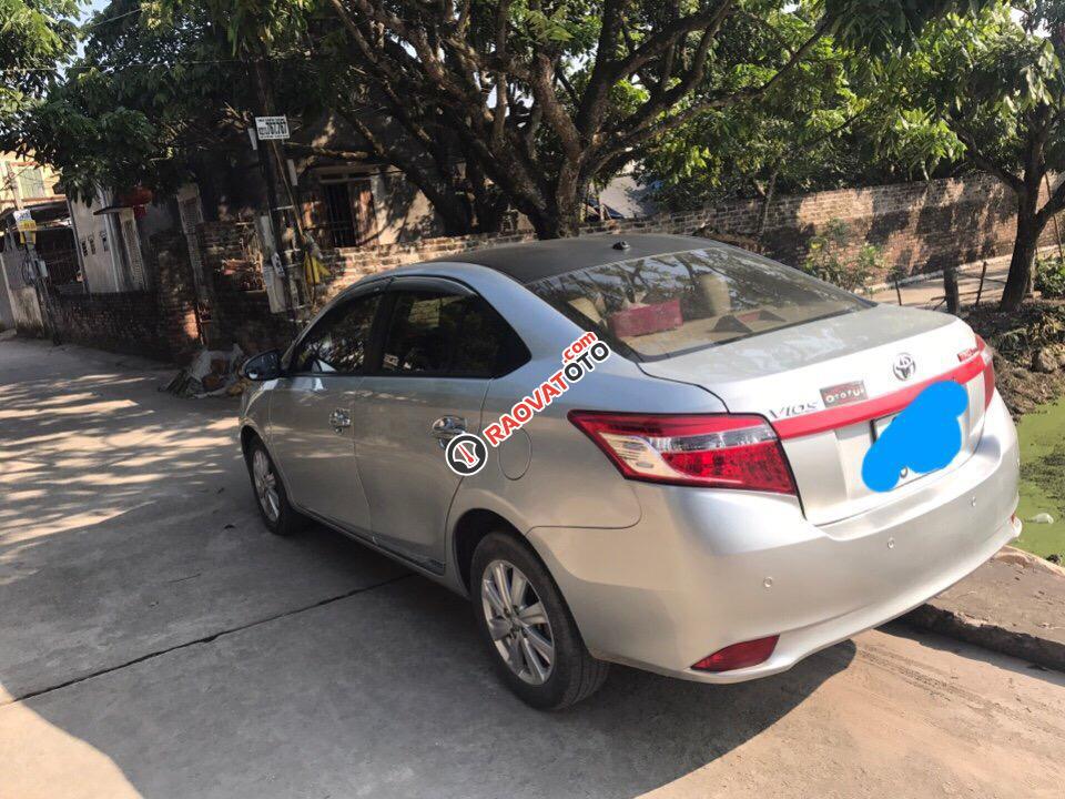 Cần bán xe Toyota Vios năm 2016 màu bạc, giá tốt-2