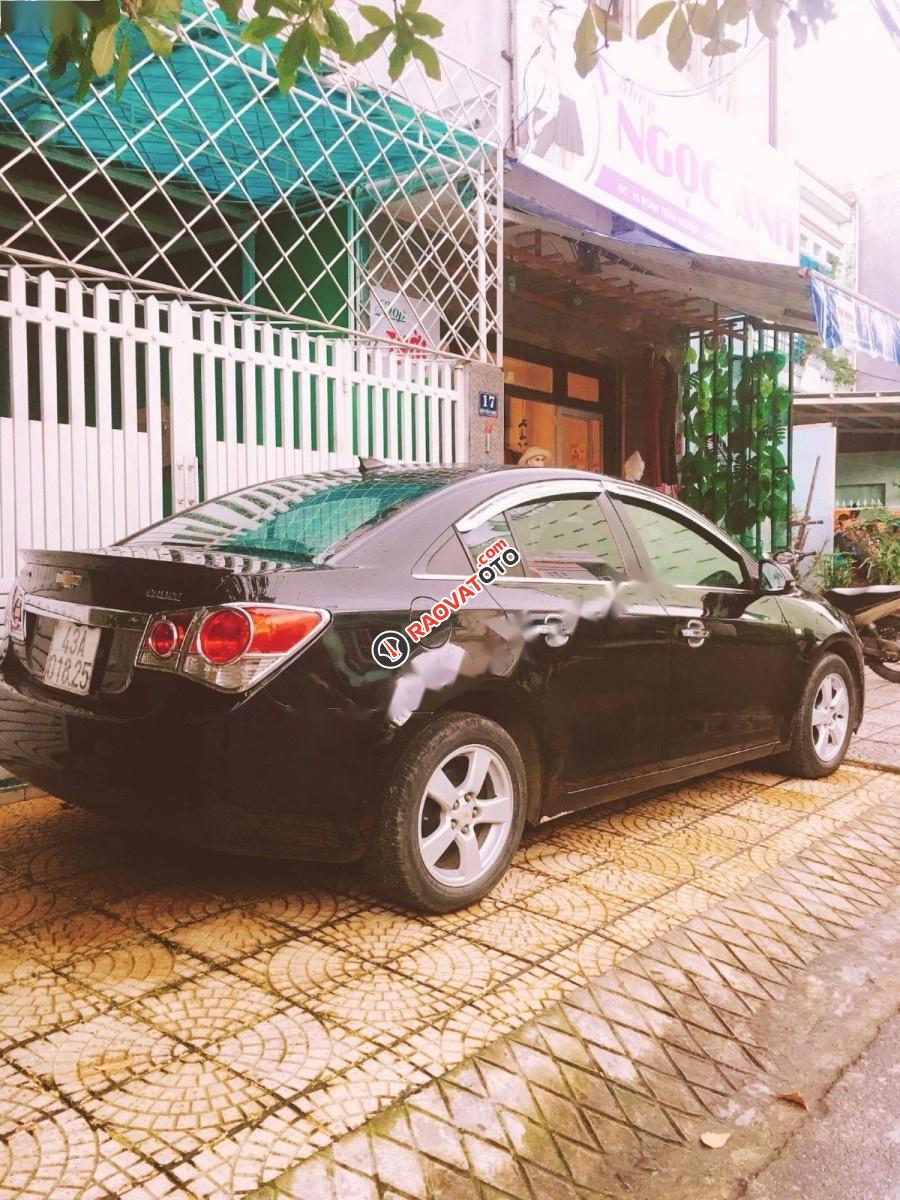 Cần bán Chevrolet Cruze năm 2011, màu đen, giá tốt-0