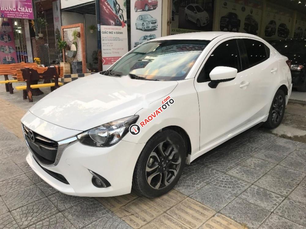 Cần bán xe Mazda 2 đời 2016, màu trắng số tự động-2