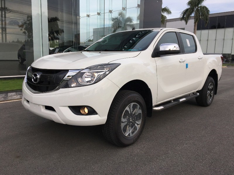 Cần bán xe Mazda BT 50 đời 2017, màu trắng, nhập khẩu nguyên chiếc-4