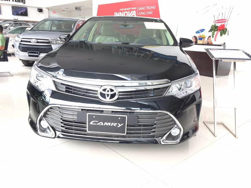 Bán xe Toyota Camry đời 2017, màu đen, nhập khẩu, 950tr-4