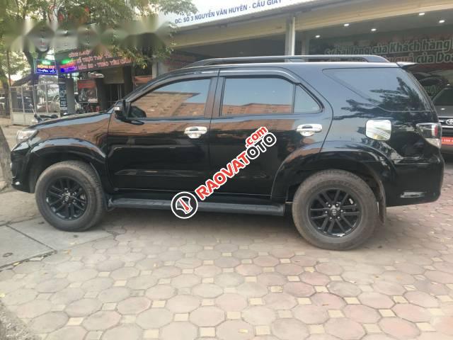 Cần bán lại xe Toyota Fortuner AT đời 2016, màu đen-1