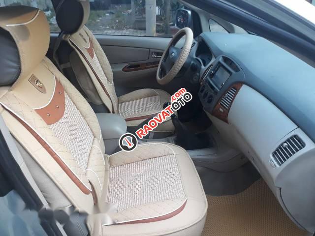 Cần bán Toyota Innova MT đời 2008, màu bạc-3