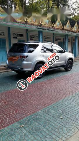 Cần bán Toyota Fortuner đời 2016, màu bạc-2