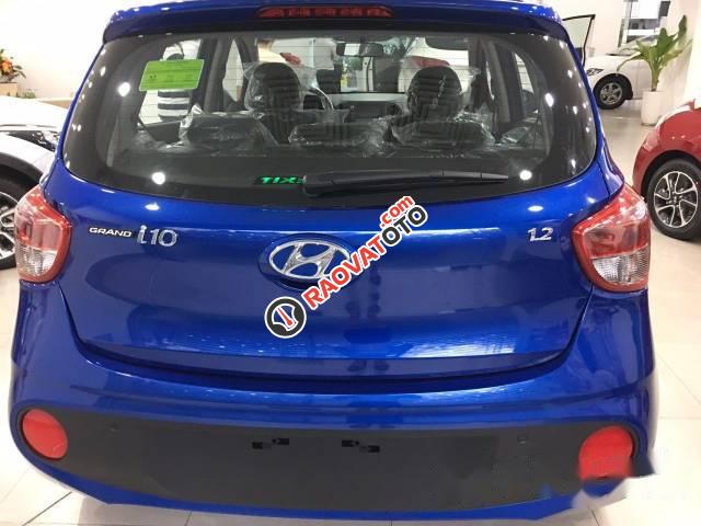 Bán Hyundai Grand i10 1.0 AT đời 2017, màu xanh lam, giá tốt-1