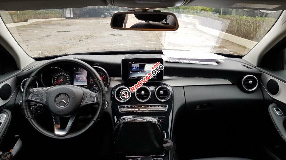 Bán xe Mercedes C200 đời 2015, màu đen, mới đi được 4 vạn, chỉ trả 350 triệu rinh xe về ngay-1