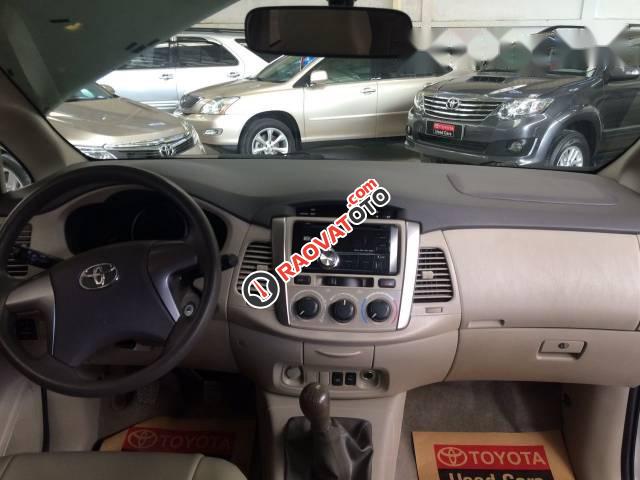 Bán xe Toyota Innova 2.0E MT đời 2016, màu bạc, 660tr-4