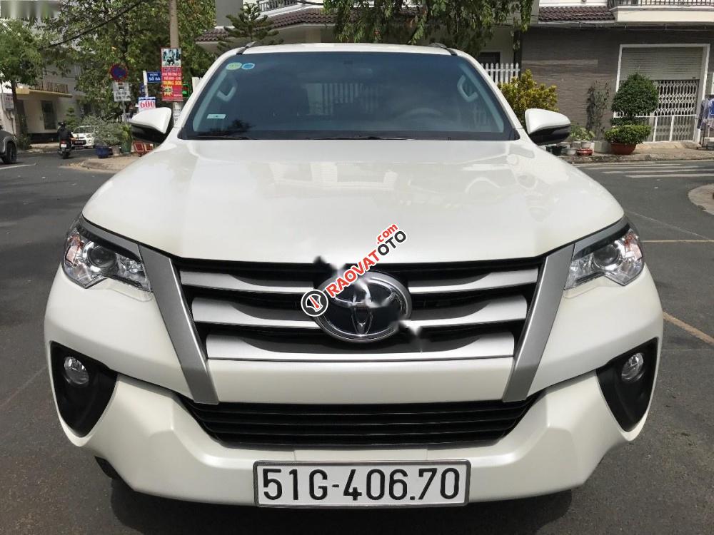 Bán ô tô Toyota Fortuner sản xuất 2017, màu trắng, nhập khẩu, xe gia đình-0