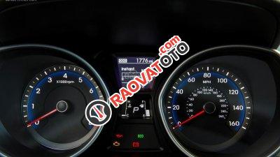 Bán xe Hyundai Elantra đời 2016, màu trắng, giá cạnh tranh - LH: 0938107556-1