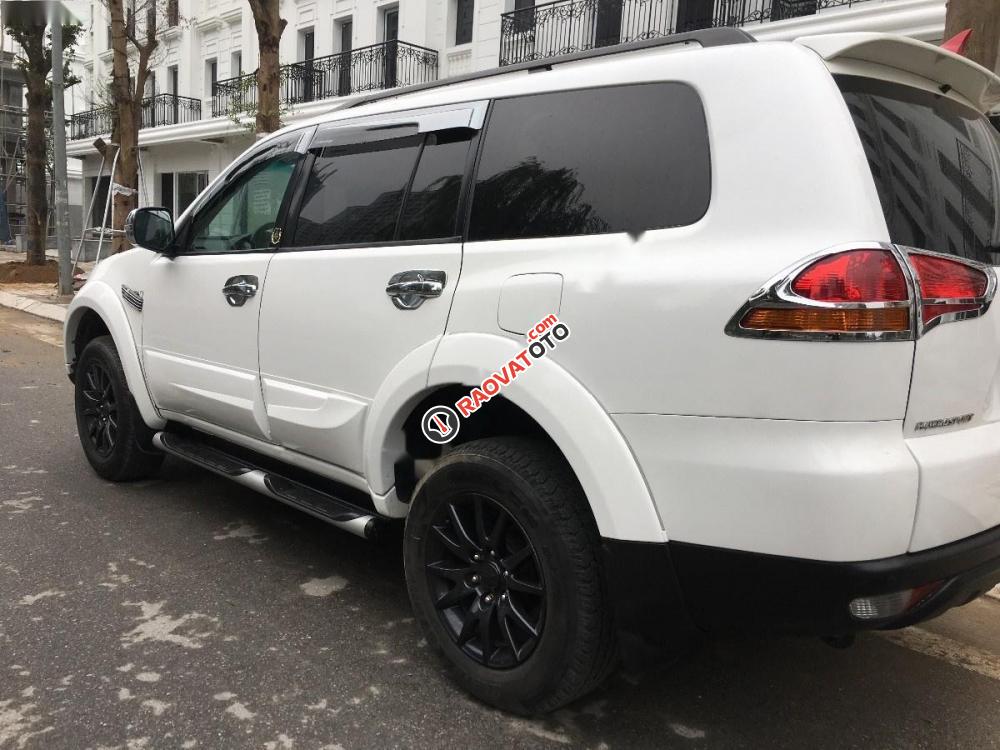 Cần bán lại xe Mitsubishi Pajero Sport đời 2012, màu trắng như mới, 595tr-2