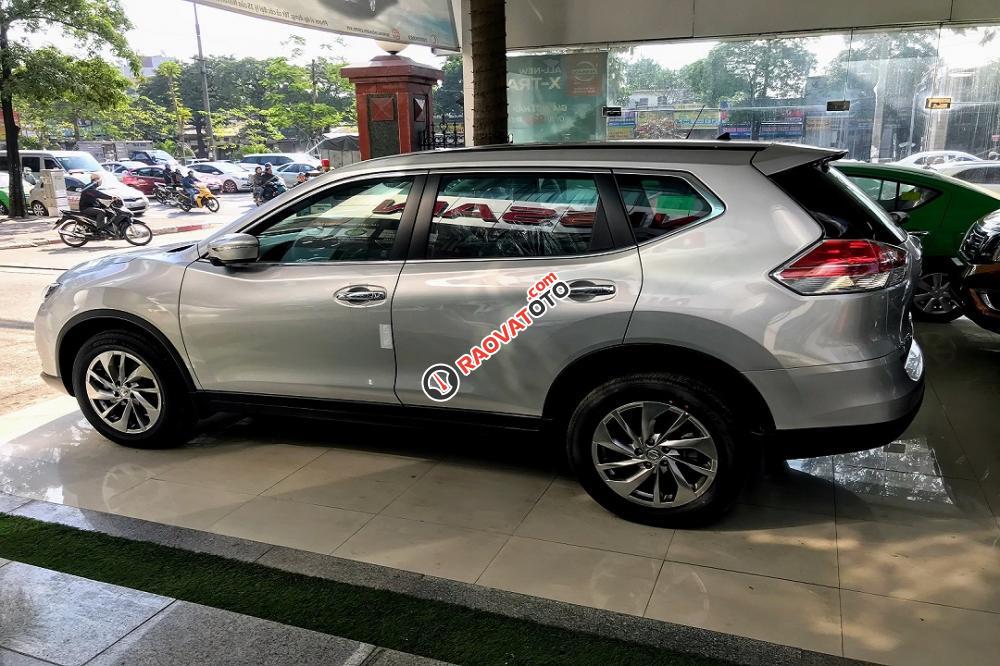 Nissan X-Trail 2.0 SL 2017 - màu bạc - giá sốc 866 triệu đồng-1