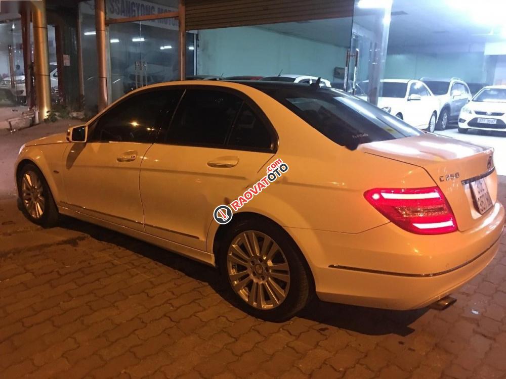 Cần bán xe Mercedes C250 đời 2011, màu trắng-5