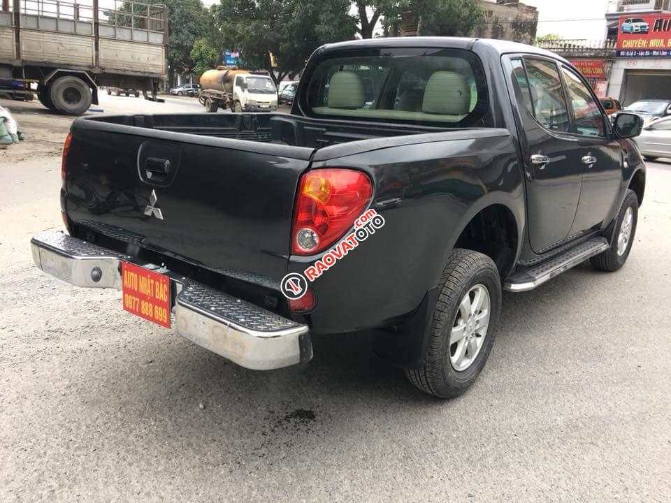 Bán Mitsubishi Triton máy xăng, đời 2010. Xe 2 cầu, số sàn-5