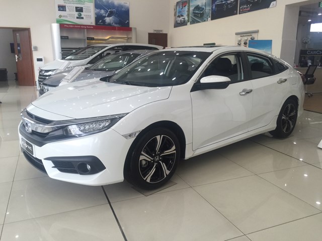 Bán xe Honda Civic đời 2017, màu trắng, xe nhập-3