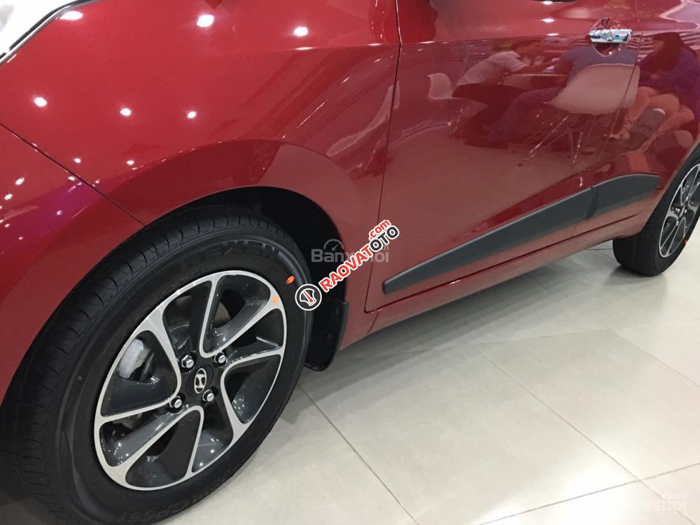 Trả góp 5 triệu 6 hàng tháng, lấy xe Hyundai I10 bản 1.0 MT base, màu đỏ. LH Hương: 0902.608.293-7