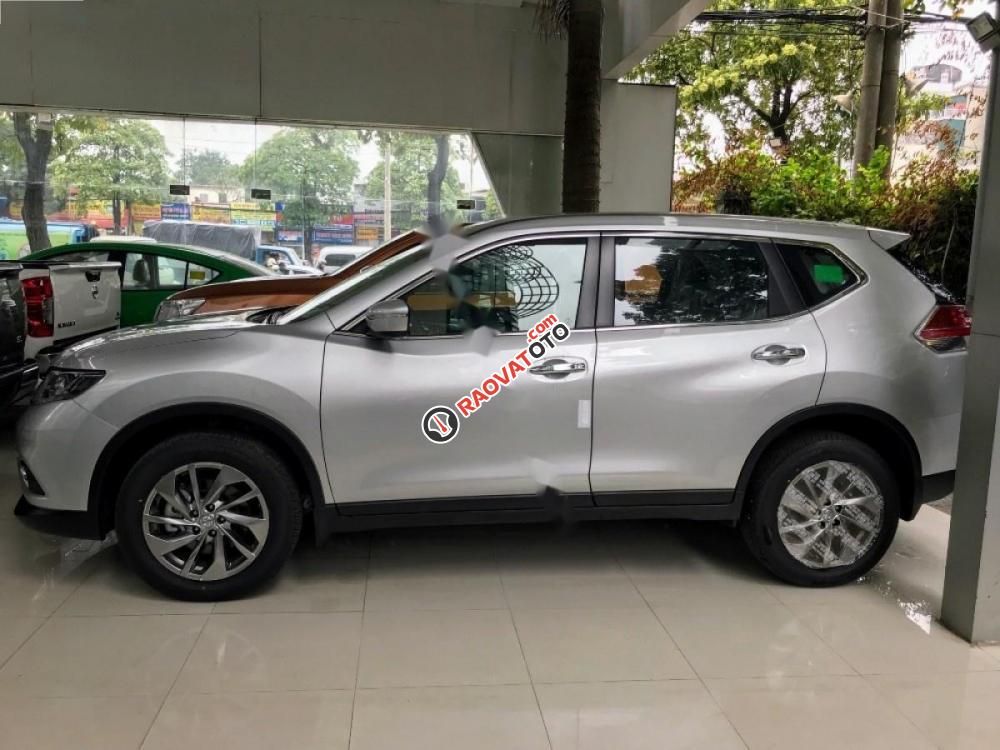 Cần bán xe Nissan X trail 2.0 SL 2WD năm 2017, màu bạc-2