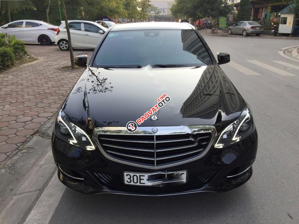 Cần bán lại xe Mercedes E200 sản xuất 2016, màu đen như mới-8