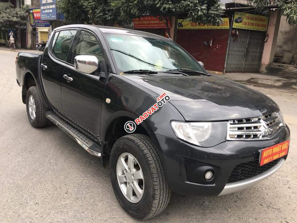 Bán Mitsubishi Triton máy xăng, đời 2010. Xe 2 cầu, số sàn-1