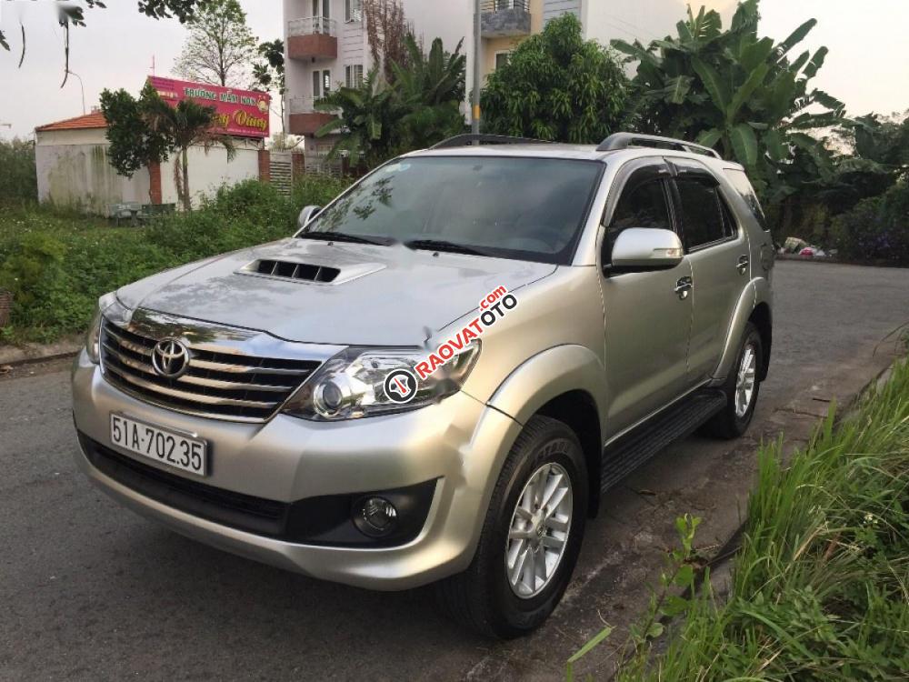 Cần bán lại xe Toyota Fortuner 2.5G đời 2013, màu bạc số sàn, giá 790tr-1