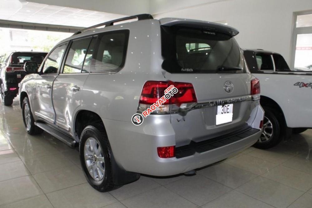 Xe Toyota Land Cruiser VX 4.6 V8 2016, màu bạc, nhập khẩu nguyên chiếc -3