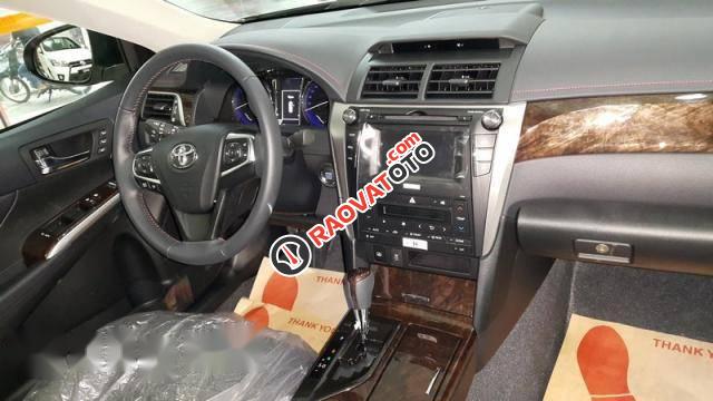 Bán xe Toyota Camry 2.5Q đời 2017, màu bạc-1