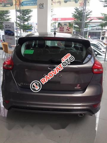 Cần bán xe Ford Focus Titanium đời 2017, màu nâu, giá tốt-2