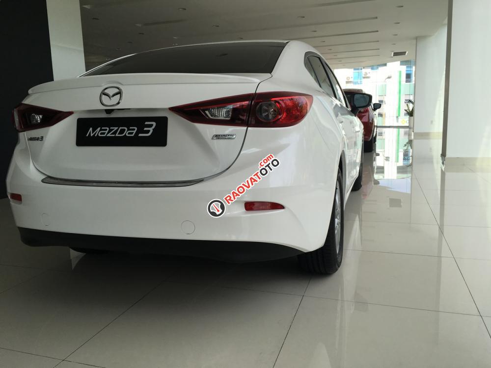 Cần bán xe Mazda 3 sản xuất 2017, màu trắng, 659tr-2