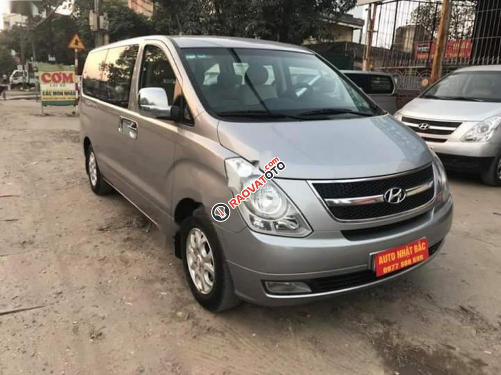 Bán ô tô Hyundai Starex sản xuất 2013, màu bạc, xe nhập số sàn, giá chỉ 750 triệu-1