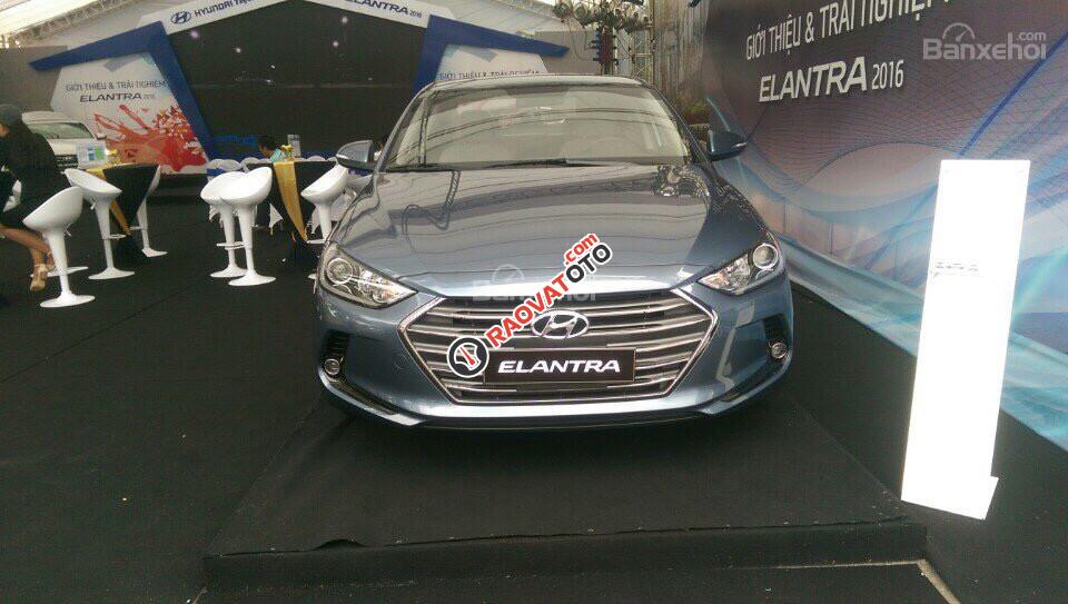 Hyundai Elantra 1.6 MT 2017, màu xanh đá, giá 659 triệu bao gồm lăn bánh. Cam kết giá tốt, LH Hương: 0902.608.293-12