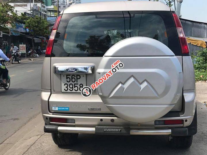 Cần bán Ford Everest đời 2009, màu vàng, giá 480tr-4