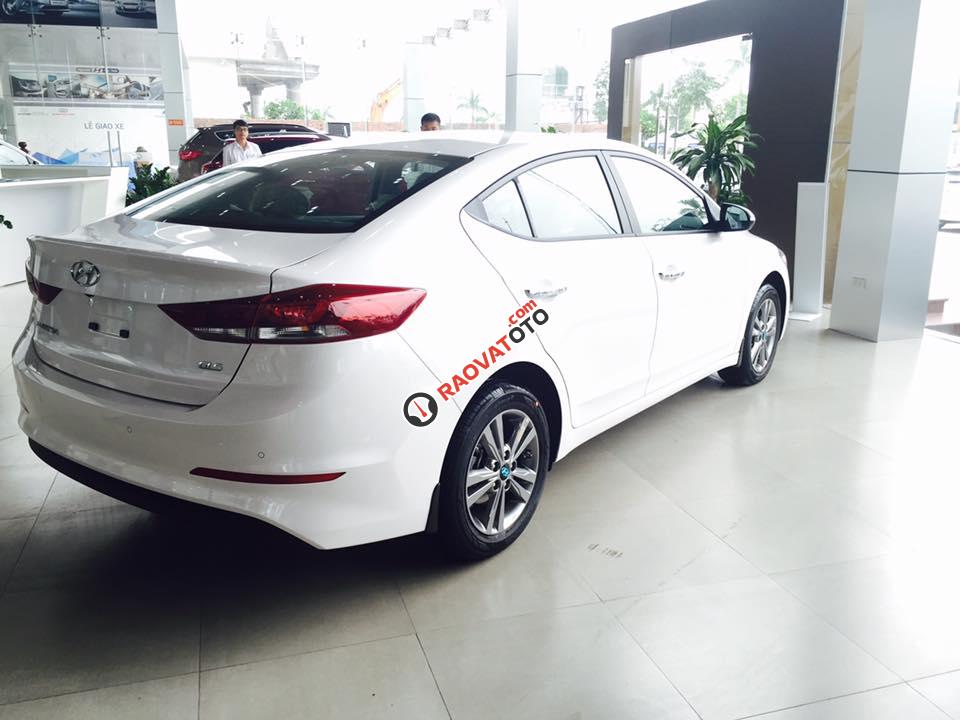 Hyundai Elantra 2018 mới, kiểu dáng sang trọng, tiện nghi được ưa chuộng nhất hiện nay-4