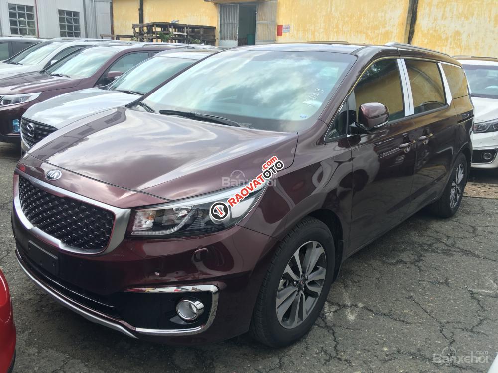 Bán xe Kia Sedona GATH đời 2017, màu đỏ-2