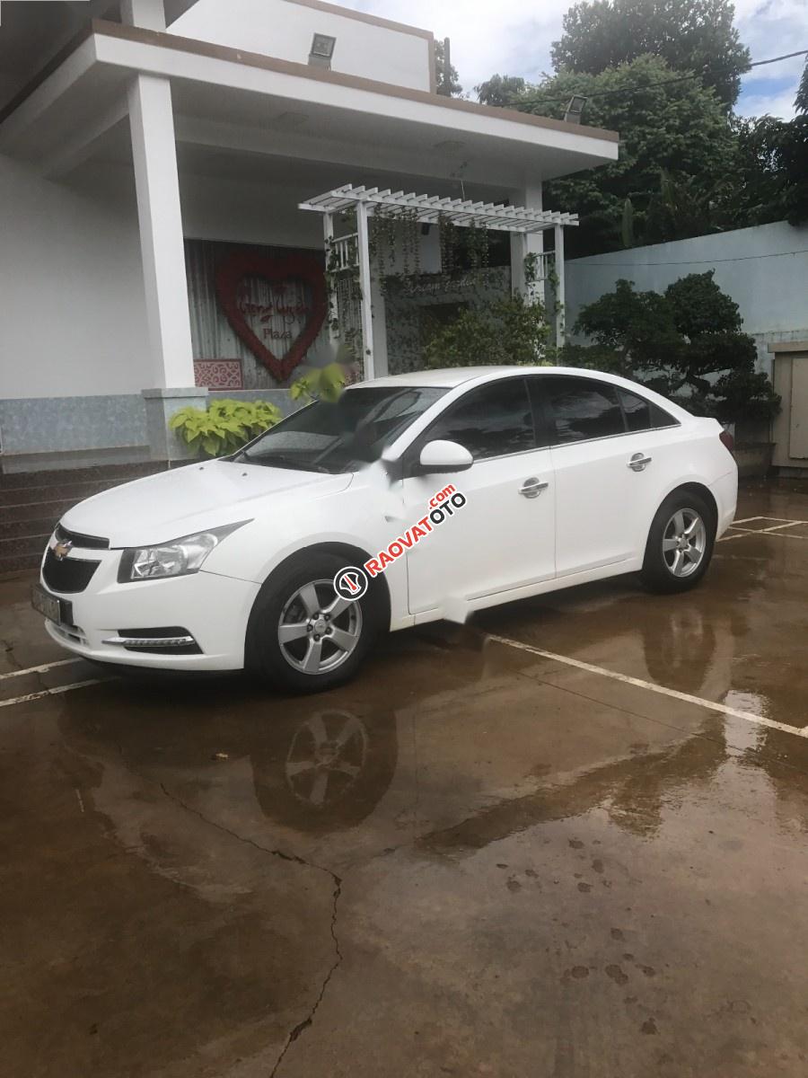 Cần bán Chevrolet Cruze LS 1.6 MT đời 2013, màu trắng chính chủ, 375tr-0