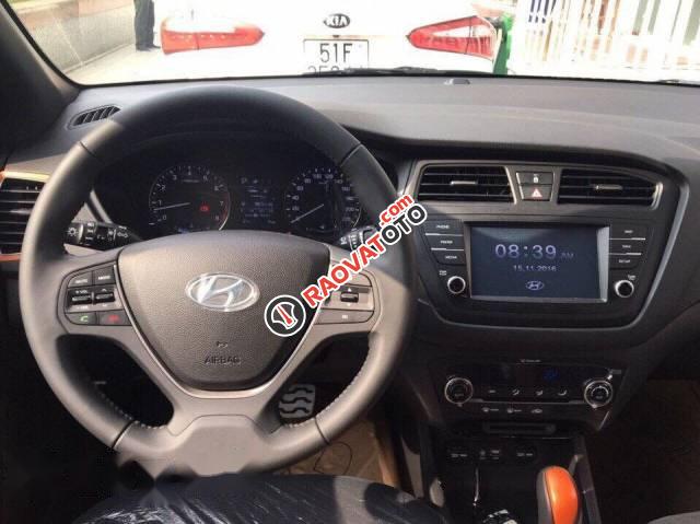 Cần bán Hyundai i20 Active năm 2017, màu đỏ-3