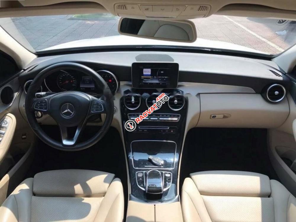 Bán Mercedes C200 sản xuất 2016, màu trắng-2