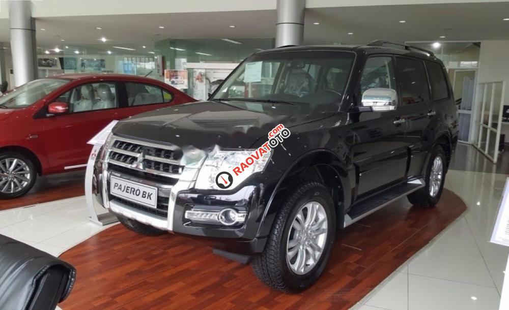 Cần bán Mitsubishi Pajero V6 3.0 đời 2017, màu đen, nhập khẩu-1