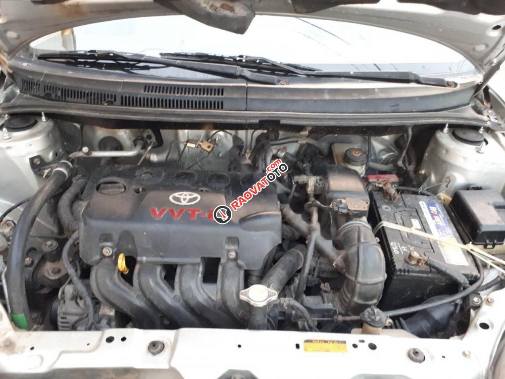 Cần bán xe Toyota Vios đời 2006, màu bạc xe gia đình, giá 200tr-0