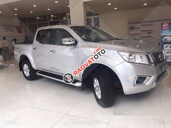 Bán xe Nissan Navara EL 2017, màu bạc-4