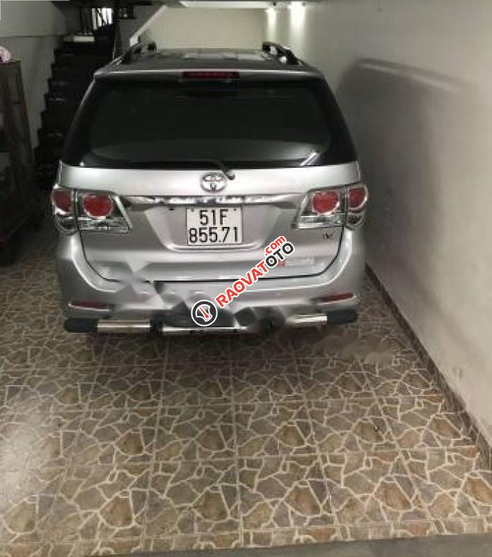 Bán Toyota Fortuner V đời 2013, màu bạc-5