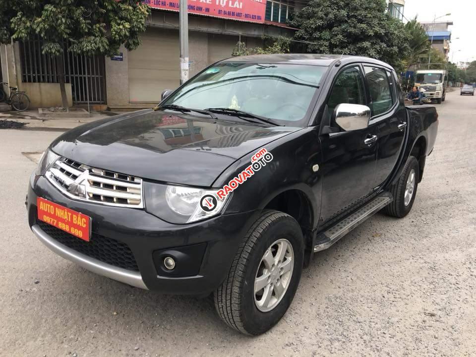 Bán Mitsubishi Triton máy xăng, đời 2010. Xe 2 cầu, số sàn-2