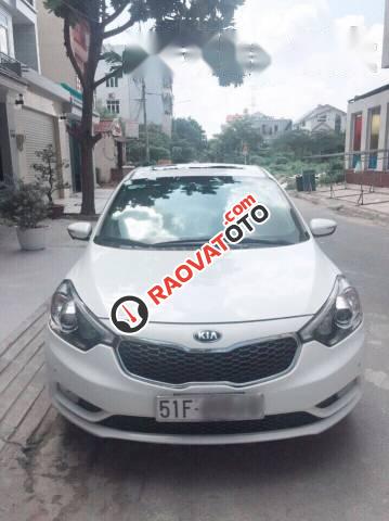 Bán Kia K3 2.0 đời 2015, màu trắng xe gia đình, giá 598tr-5