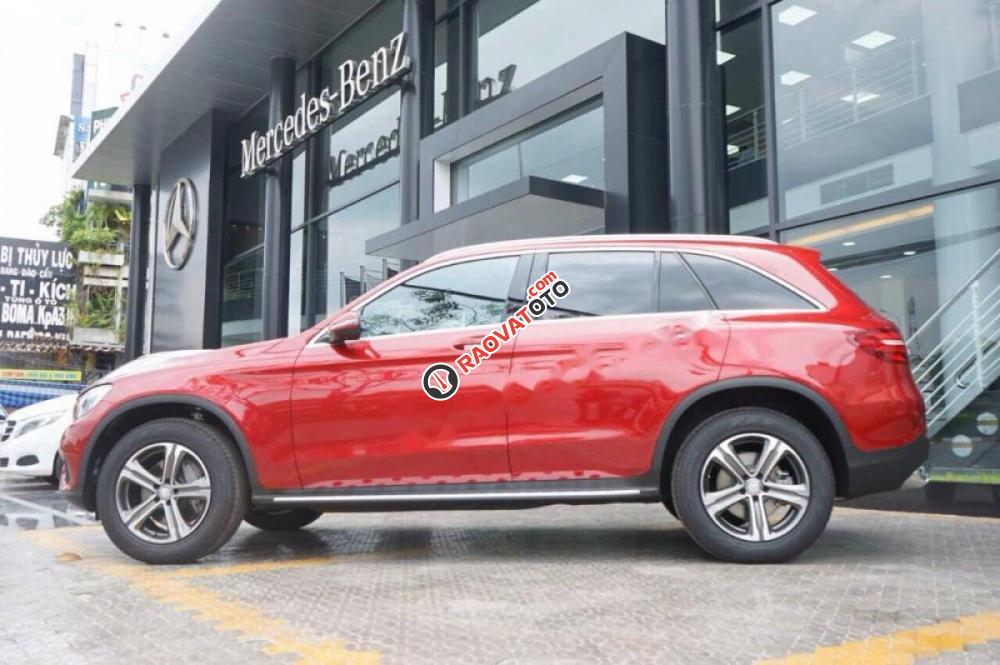 Bán Mercedes GLC 250 4Matic đời 2017, màu đỏ-7