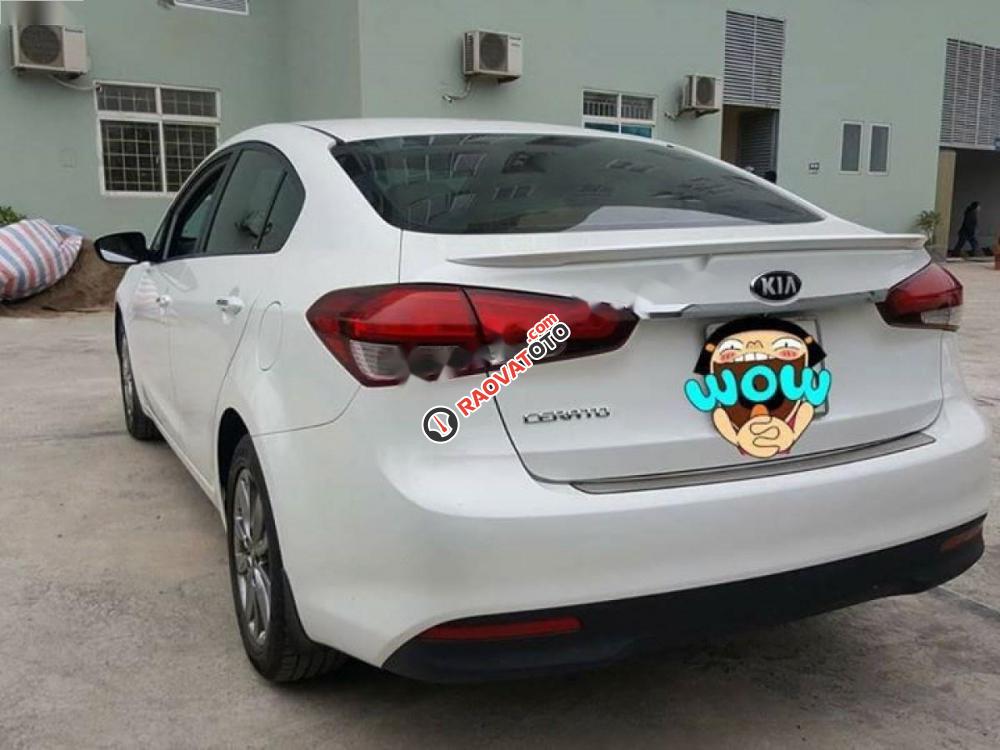 Bán xe Kia Cerato MT đời 2017, màu trắng, 550tr-6