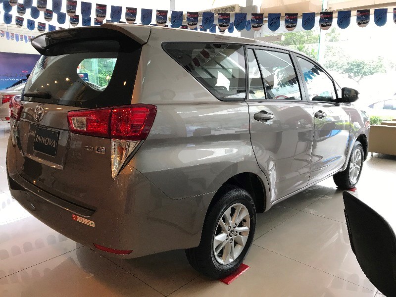 Bán Toyota Innova đời 2017, nhập khẩu nguyên chiếc, giá 690tr-4