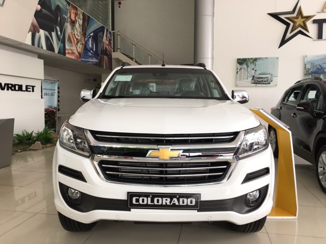 Bán Chevrolet Colorado sản xuất 2017, màu trắng, nhập khẩu-2