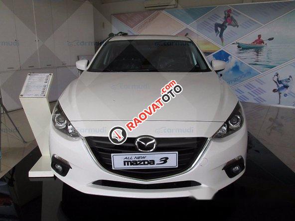 Cần bán xe Mazda 3 1.5 đời 2017, màu trắng, 680tr-0