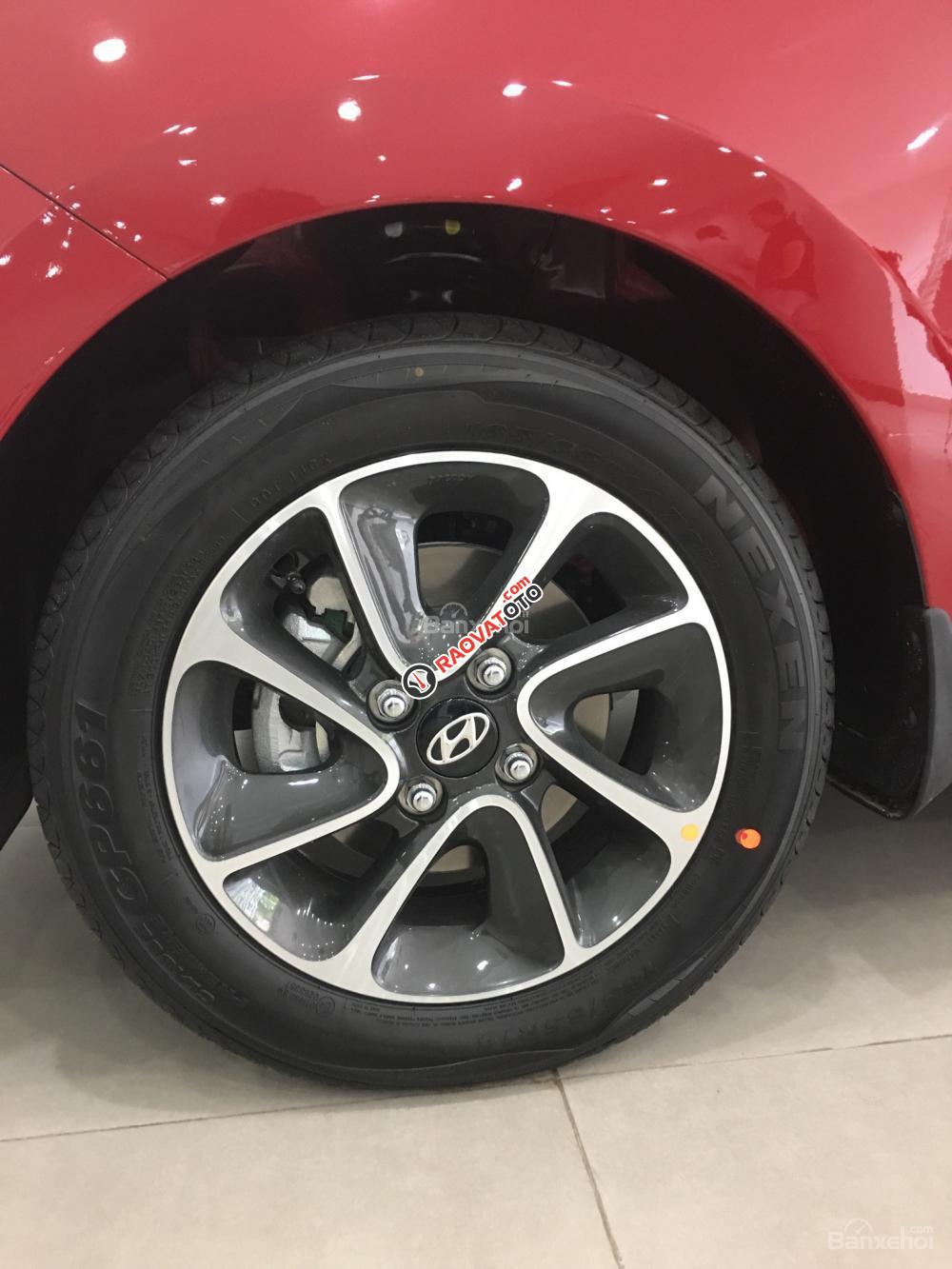 Trả góp 5 triệu 6 hàng tháng, lấy xe Hyundai I10 bản 1.0 MT base, màu đỏ. LH Hương: 0902.608.293-13