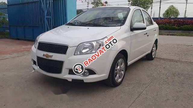 Cần bán Chevrolet Aveo 2017, màu trắng-0