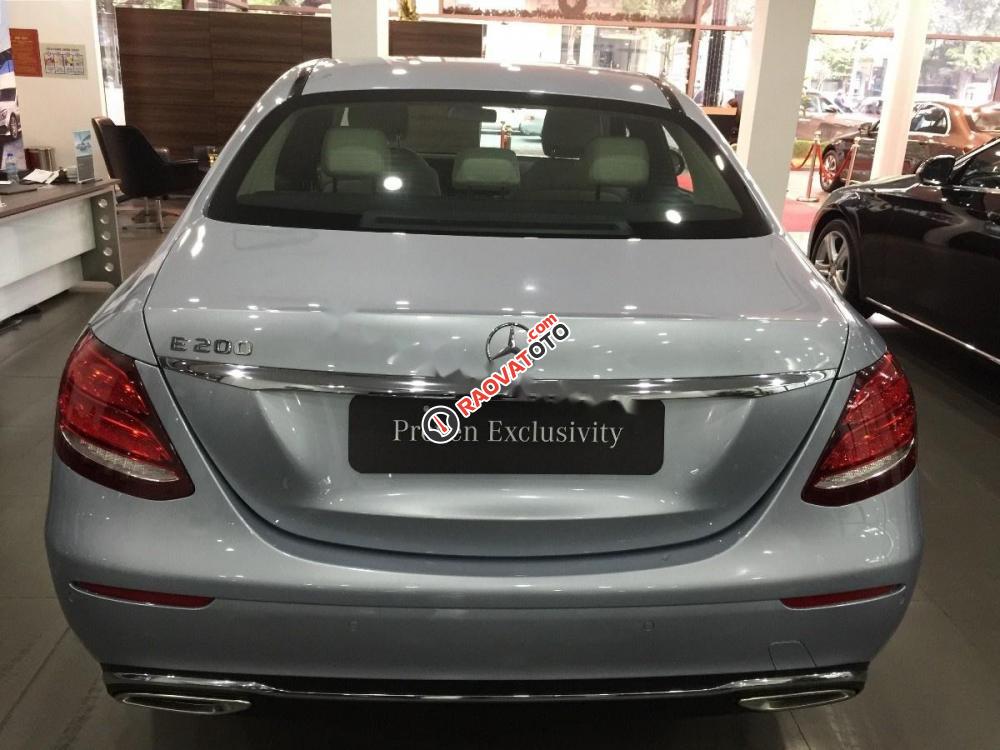 Bán Mercedes E200 2016, màu bạc-2